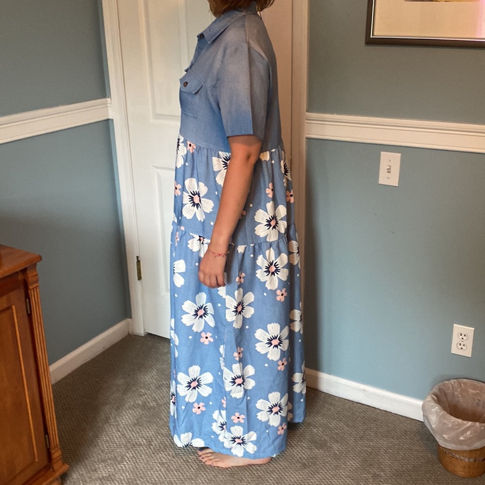 Light denim color maxi dress with blue and pink flowers - Picture 5 of 8